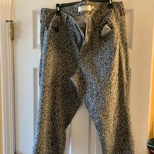 Torrid grey leopard print jeggings